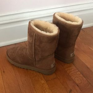 UGG short boot